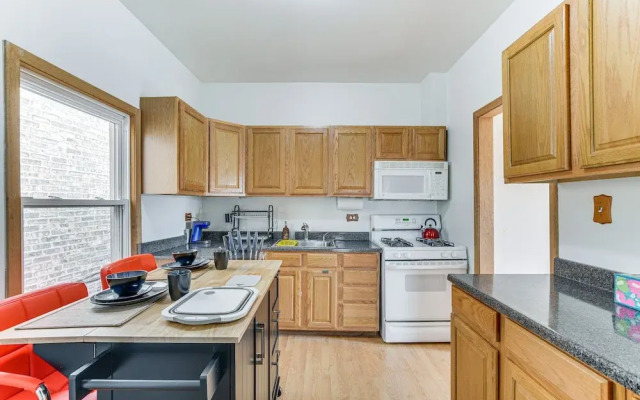8 Mi to Chicago: Oak Park Home w/ Fenced Backyard!