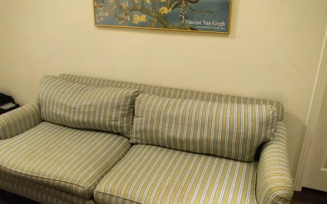 1 BR Prime Location In City