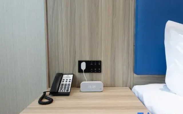 Yeste Hotel (Guangzhou Zengcheng Xintang High-Speed Railway Station)