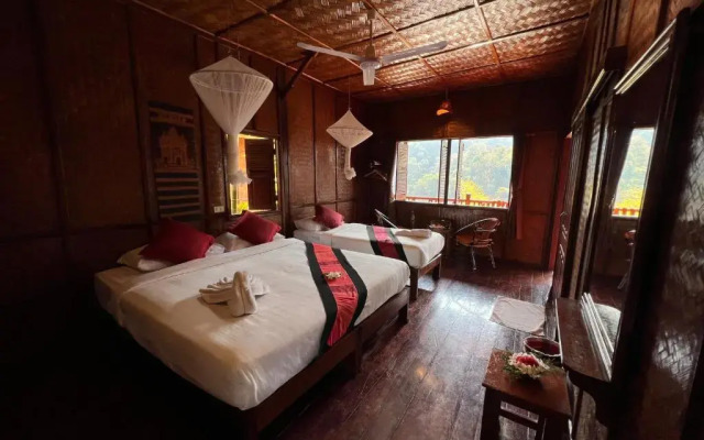 Mekong Riverside Lodge