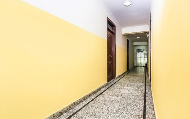 OYO 28126 Charanpahari Hotel