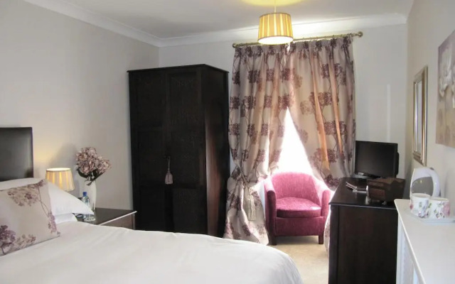 The Shirley - Guest house