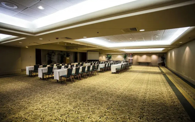 Ala Moana Hotel by AirPads