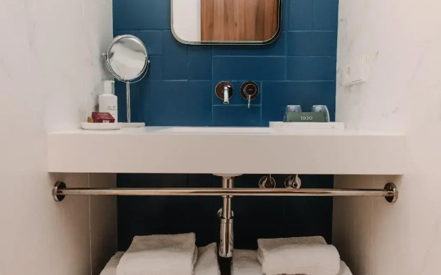 Room Mate Collection Helen Berger