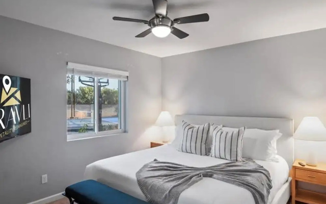 Pickle Putt Retreat Pool Pickleball Putt Grn