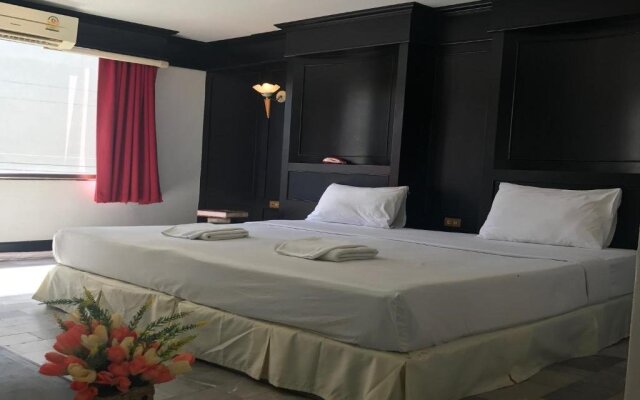 Maximum Boutique Hotel