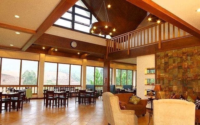 Pinegrove Mountain Lodge