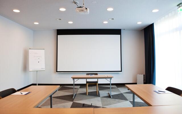 Holiday Inn Express Frankfurt Airport-Raunheim by IHG