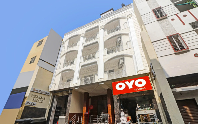 OYO Devi Residency Near Mahankali Temple