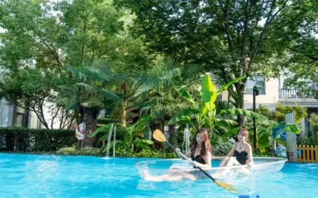 Tianmu Lake Yuhu Peninsula Hot Spring Hotel