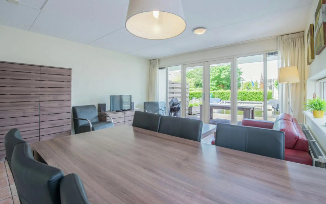 Apartment in Waterpark With Private Jetty