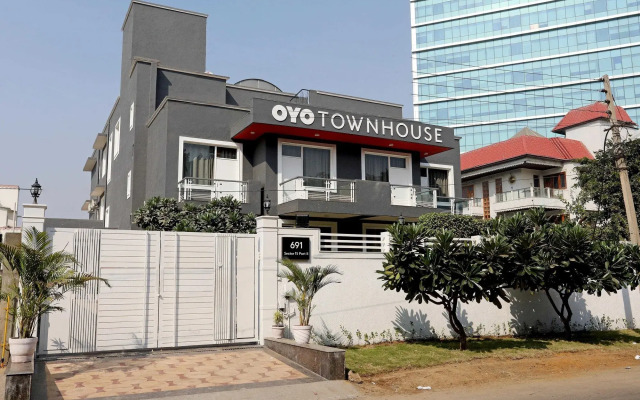 Oyo Townhouse 027 Sector 15 Gurgaon