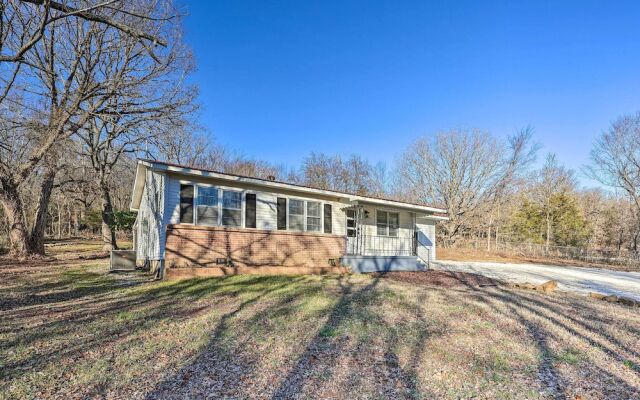 Fayetteville Vacation Rental - 2 Mi to Dtwn!