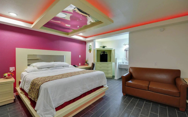 Romantic Inn & Suites