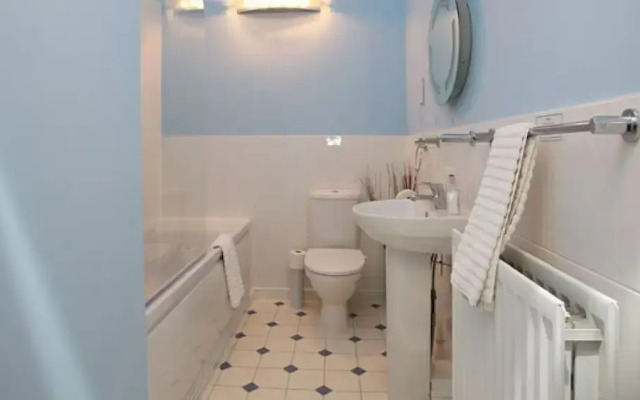 Driftwood in Poole With 3 Bedrooms and 3 Bathrooms