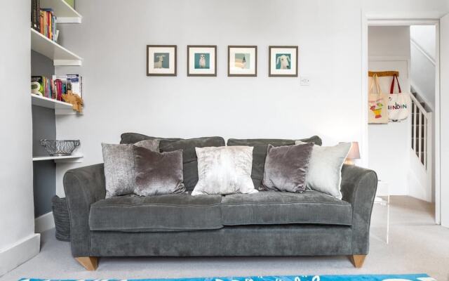 Bright Large Home in Clapham, Sleeps 8!