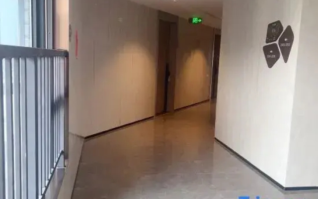 Yunduo Shangpin Apartment (Shenzhen Qiankeng Subway Station Branch)