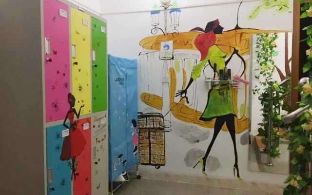 Dotdot Selection Hostel