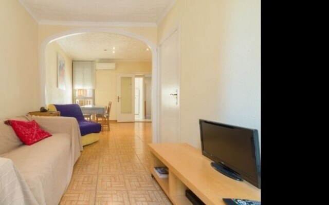 HOMEnFUN Sants with Montjuic views