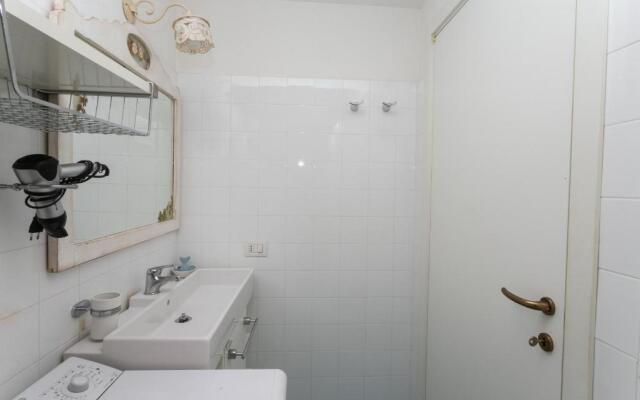 N233 - Numana, bilocale in residence con piscina