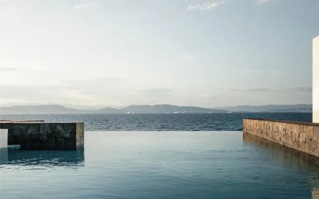 Horizon Luxury Seafront Villa