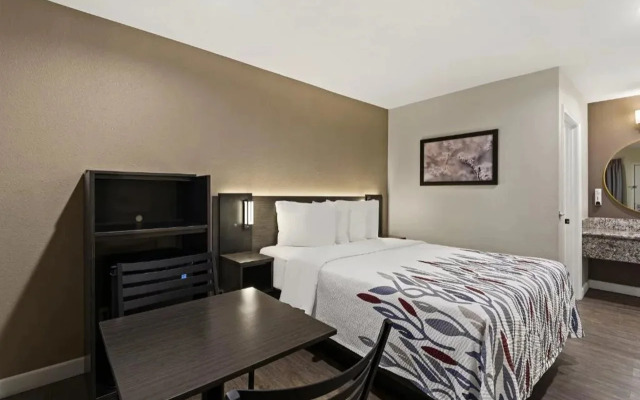 Red Roof Inn Carson - Wilmington