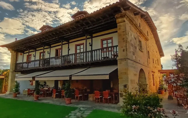 Palación de Toñanes