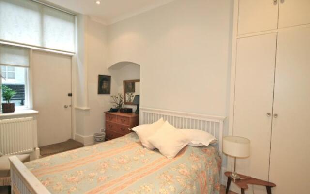 FG Property - Chelsea, Chelsea Embankment, Flat 9