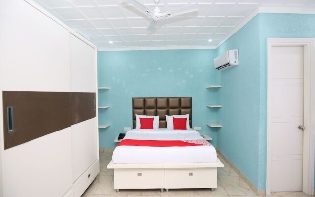 OYO 13130 Dream Nest