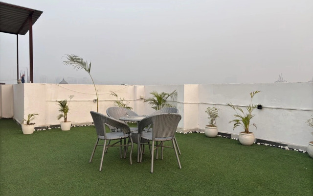 Housr Sector 43 Gurgaon Paras Hospital