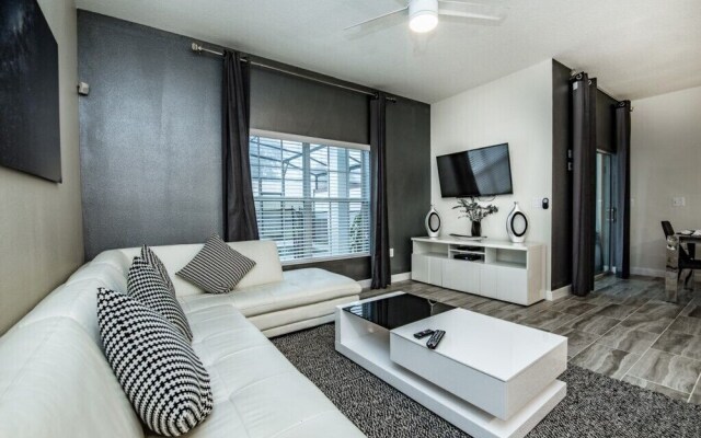 Stylish 4 Bed 3 Ba Pool Home