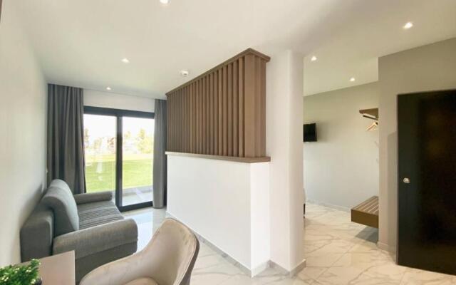V luxury Suites
