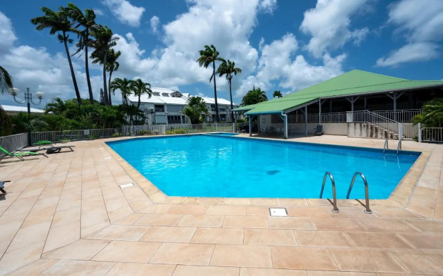 Studio, Piscine Et Vue Mer A La Marina