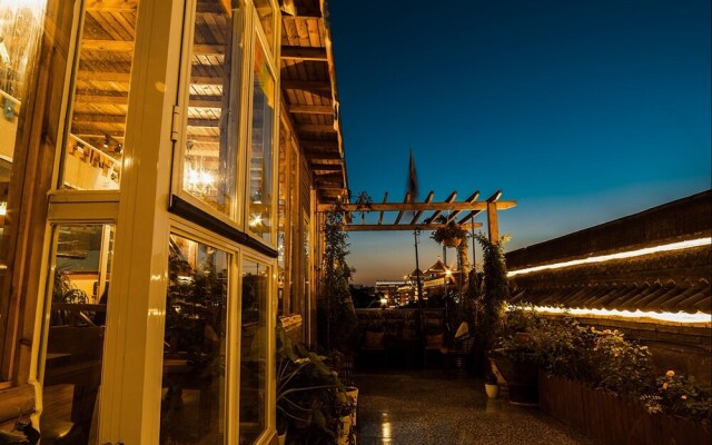 Zerg Backpackers Youth Hostel