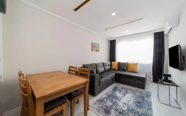 Lovely and Central Flat Near Beach in Antalya