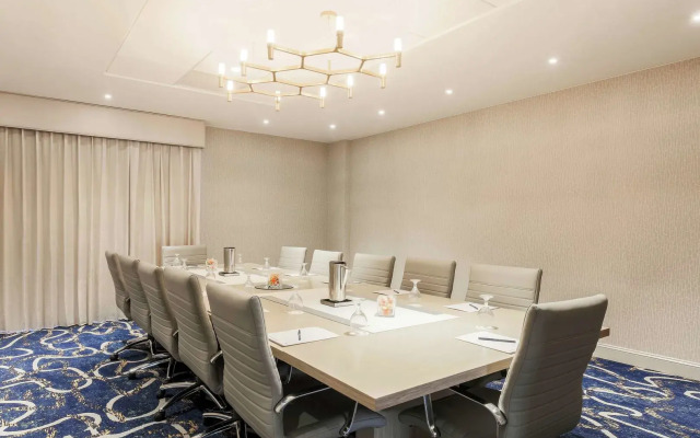 DoubleTree by Hilton Austin - University Area