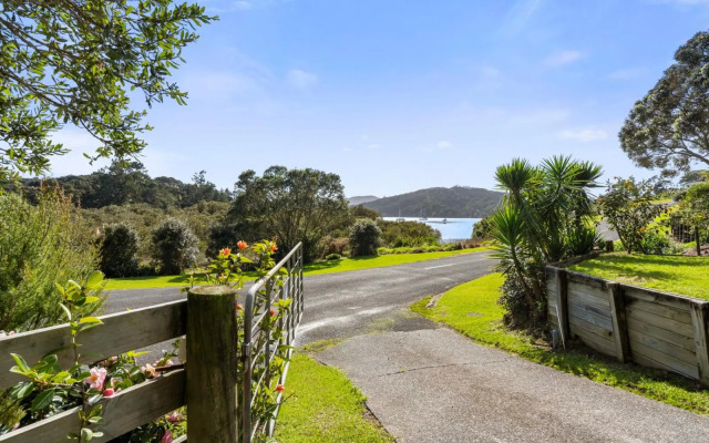 Ota Point Paradise - Whangaroa Holiday Home