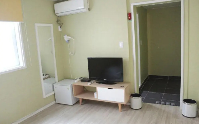 Hi & J Guesthouse - Hostel