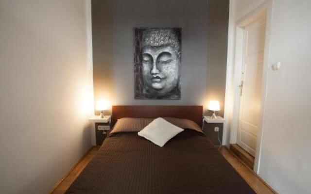 Royal Center Apartment