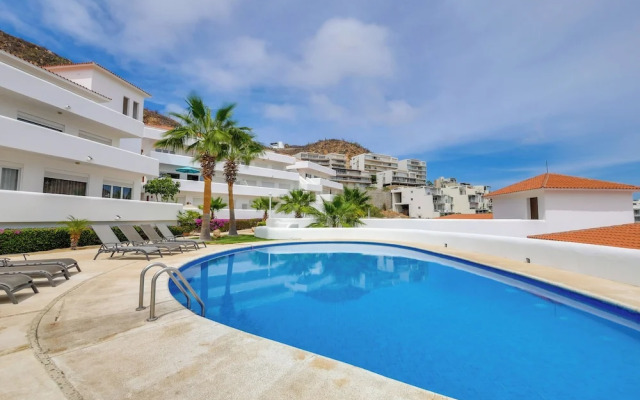Chic Cabo Condo - Walk to Marina & Downtown!