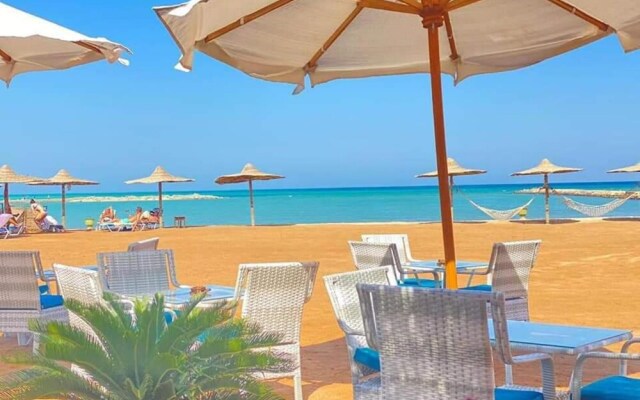 Immaculate 1-bed Apartment in Hurgada, First Line!