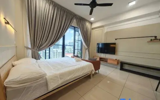 TRION Pool & KL City View The 107 Family Suite