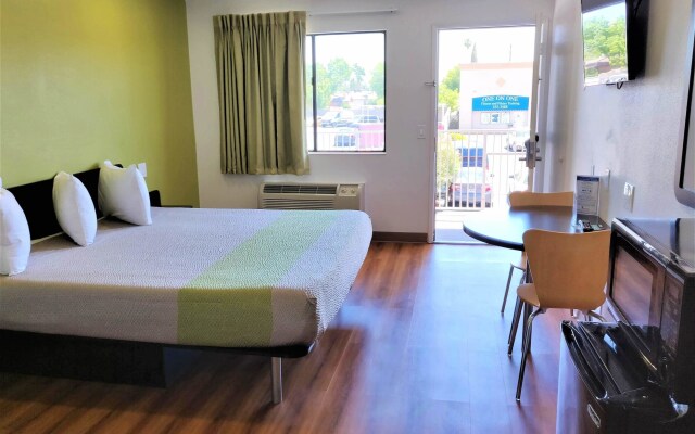 Motel 6 Fresno, CA - Yosemite Hwy