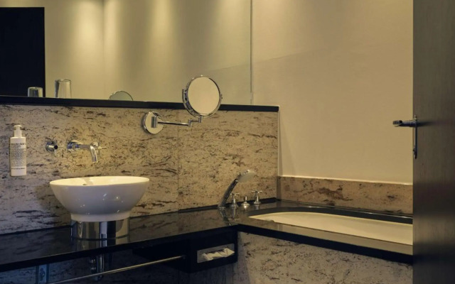 Metropolitan Hotel by Flemings