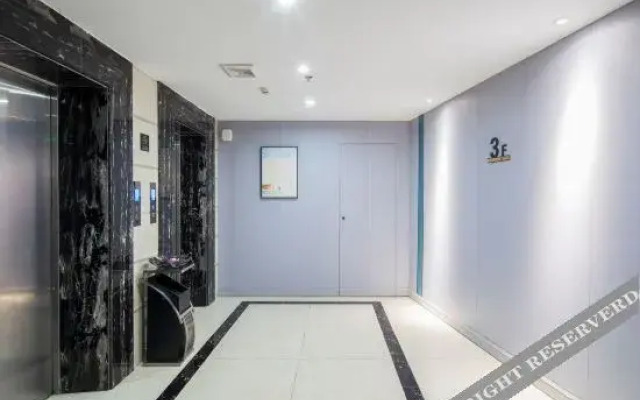 Yuefeng Hotel (Yangjiang Bus Terminal, Wal-Mart)