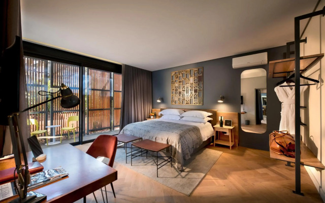 The Peech Hotel