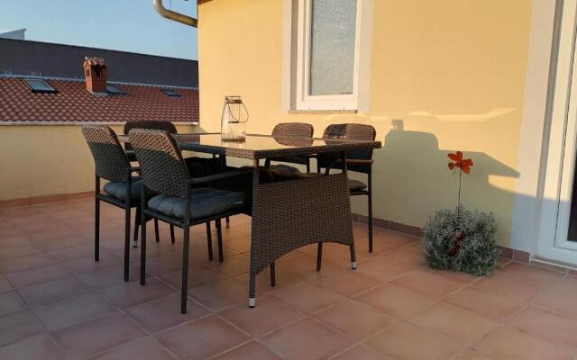 Jacqueline Apartment