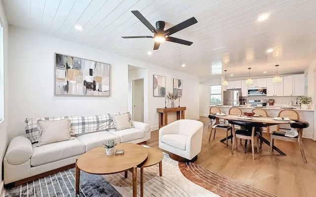 3716 7th Ave W