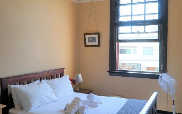 Sir Joseph Banks Hotel