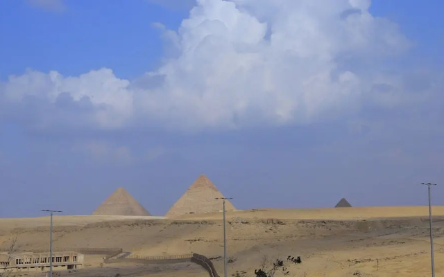 Pyramita Hotel